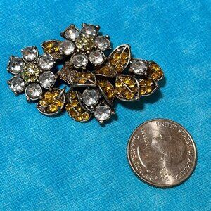 Opulent Vintage Yellow & Gold Floral Design Rhinestone Brooch / Pin